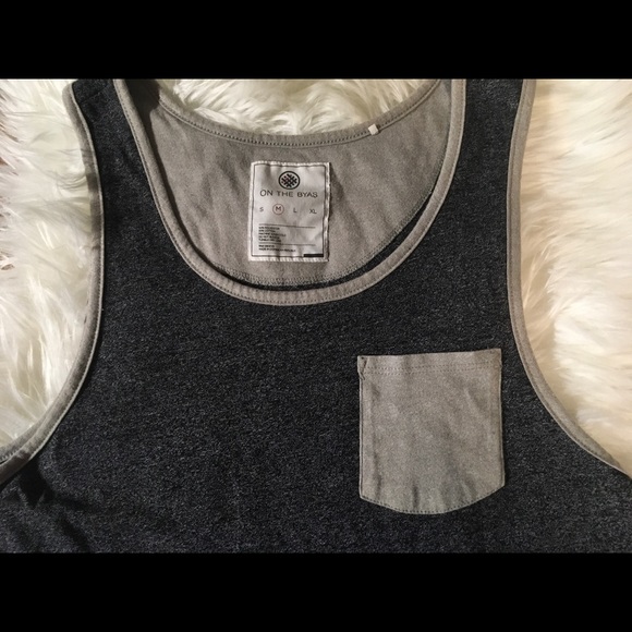 ON THE BYAS tank / medium /Like new - Picture 2 of 5
